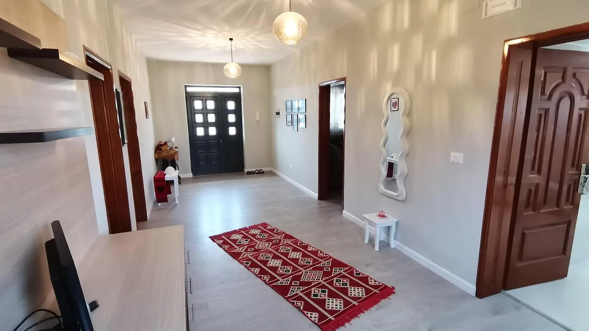 Leatis Apartment location