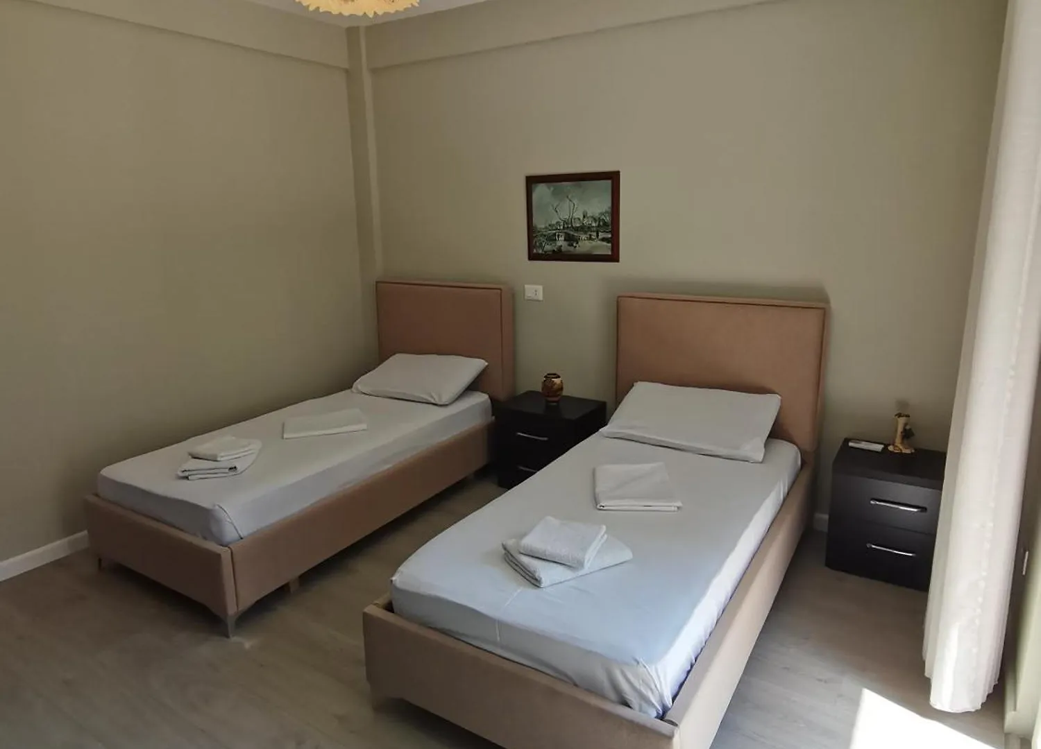 Leatis Apartment ドゥラス