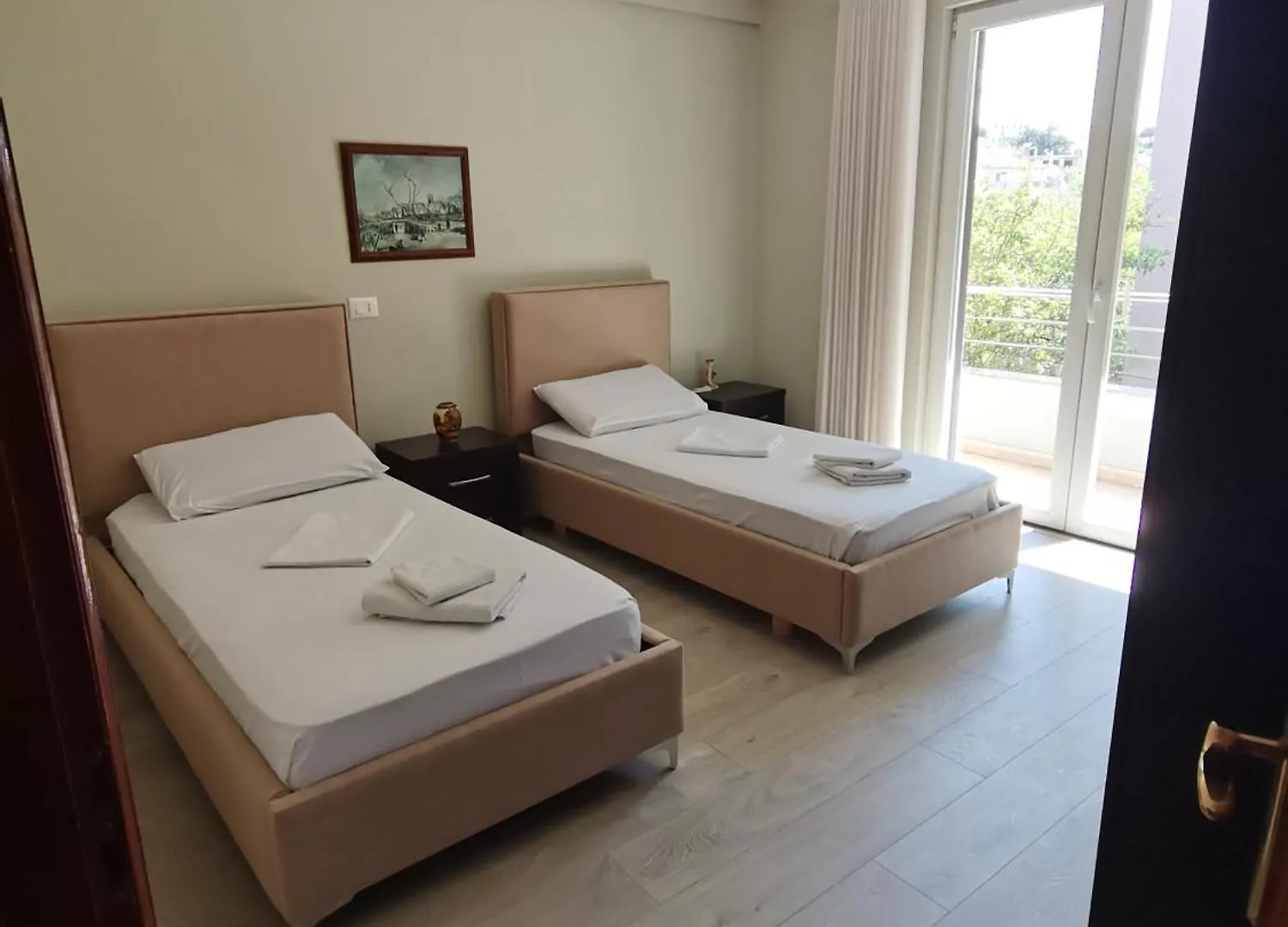 Leatis Apartment ドゥラス アルバニア