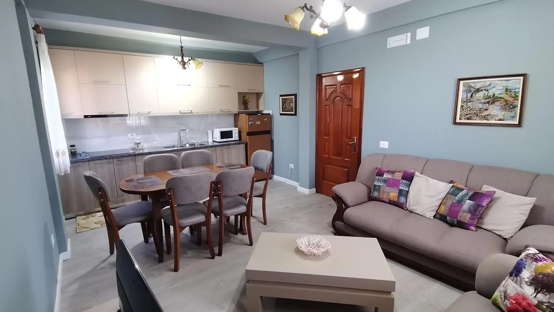 Leatis Apartment ドゥラス アルバニア