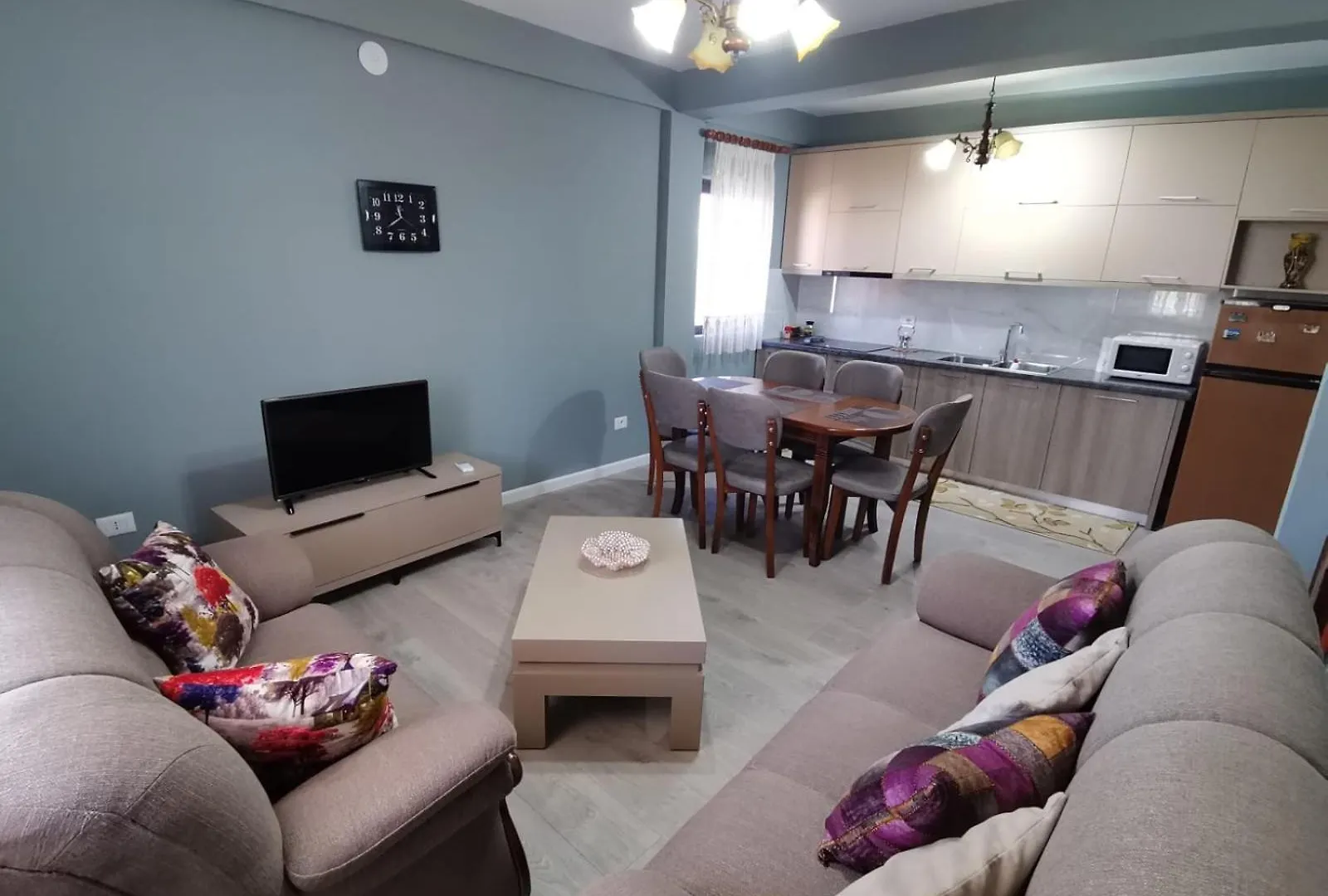 Leatis Apartment ドゥラス